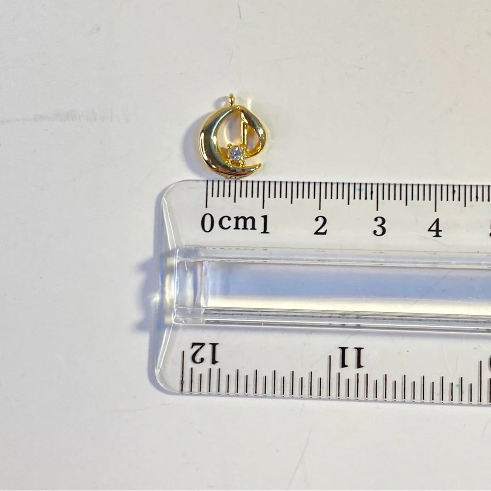 Vintage abstract gold tone pendant with rhinestone accent - Picture 3 of 6